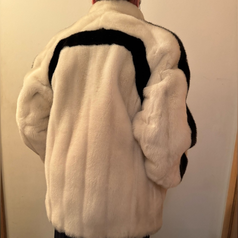 Vintage (1978) White Faux Fur Coat with Black Stripe Detail - Picture 14 of 16